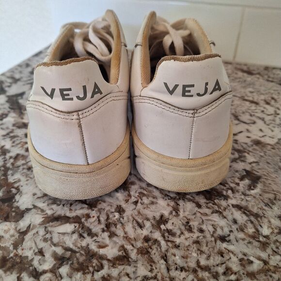 Veja‎ leather sneakers  size 7 US - Picture 3 of 8